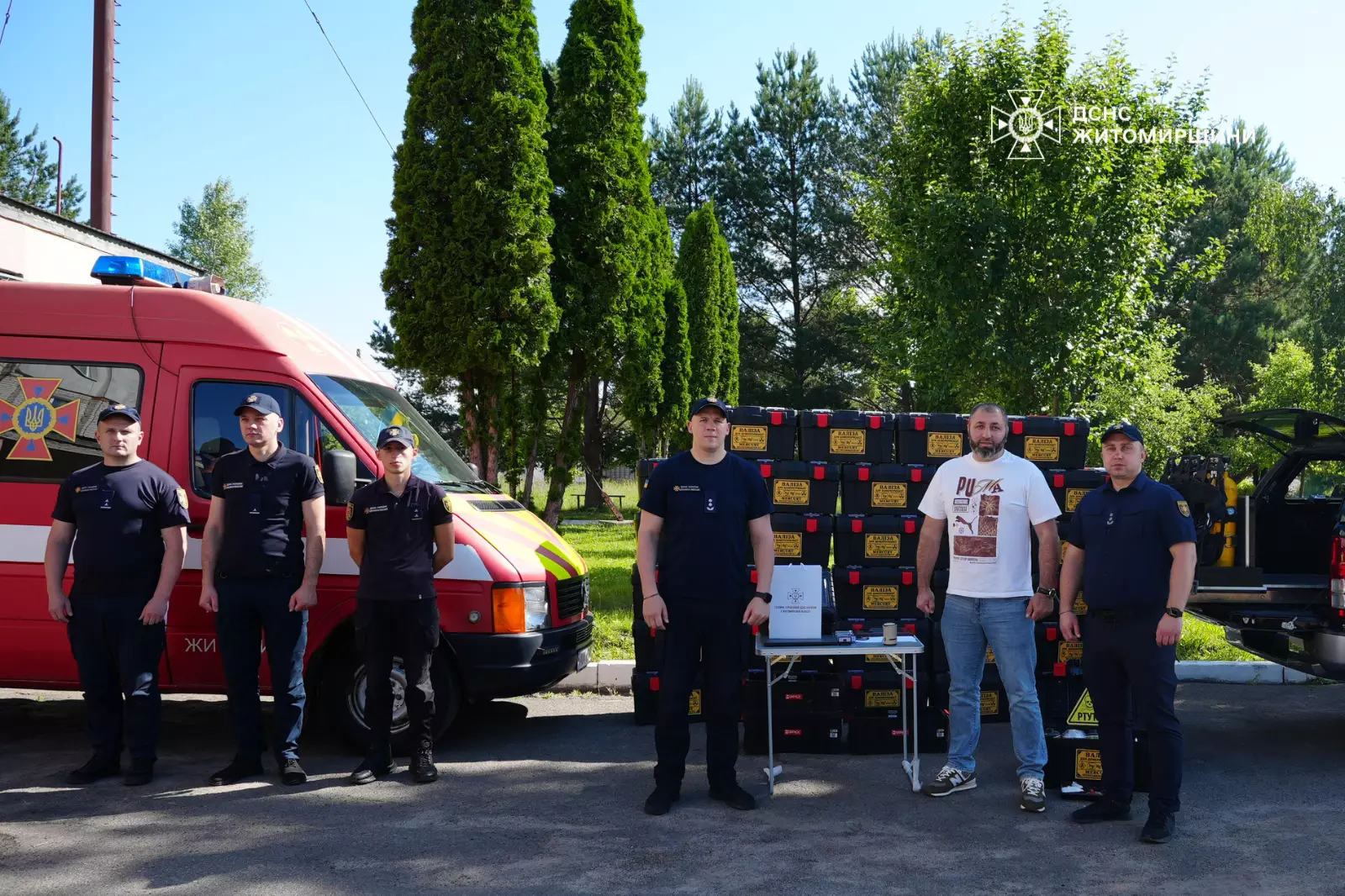 Валізи для демеркуризації отримали житомирські рятувальники від благодійника