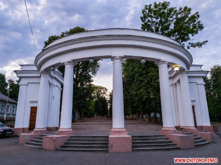 У Житомирі оновлять колонаду в Шодуарівському парку, яка збудована 1938 року