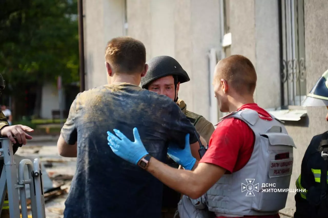 Кількість загиблих внаслідок вчорашнього удару по Житомиру зросла до трьох